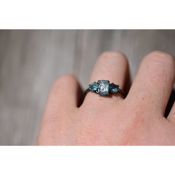 Raw aquamarine ring, crystal ring, three stone ring, natural gemstone je… - Picture 4 of 6